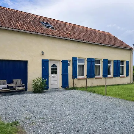 Holiday home Le Petit Merle -