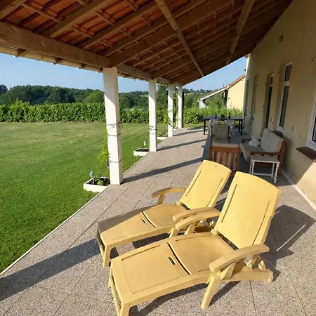 Holiday home Le Petit Merle - *