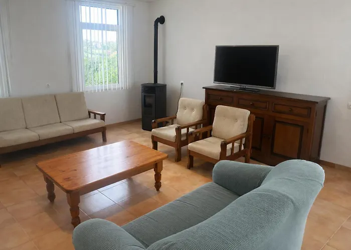 Holiday home Le Petit Merle - *